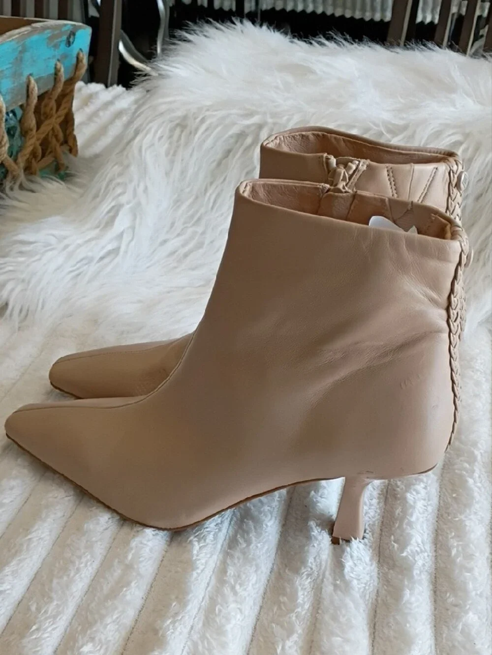 Donald J. Pliner Baltmorsp Light Beige Pointed-Toe Ankle Booties 9.5